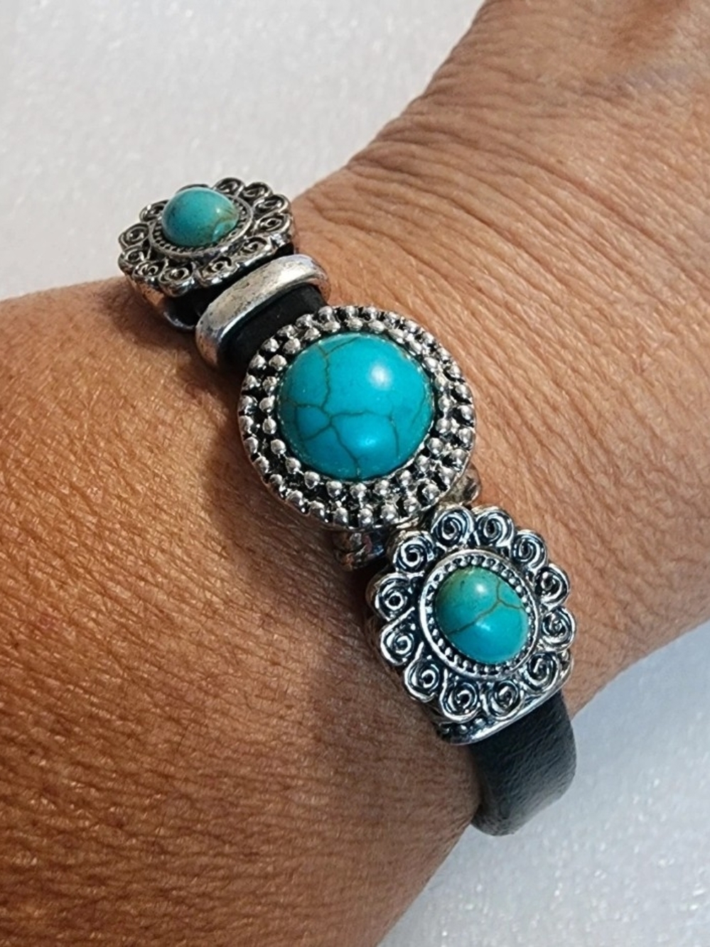 Faux Turquoise Silver Tone Bracelet Size 7 Southwestern Boho